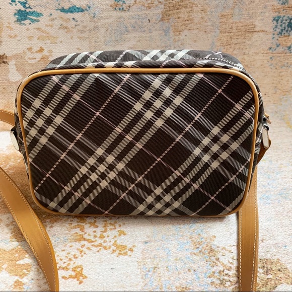 ❤️SOLD❤️Burberry Nova Check Leather Blue Label - Picture 3 of 8